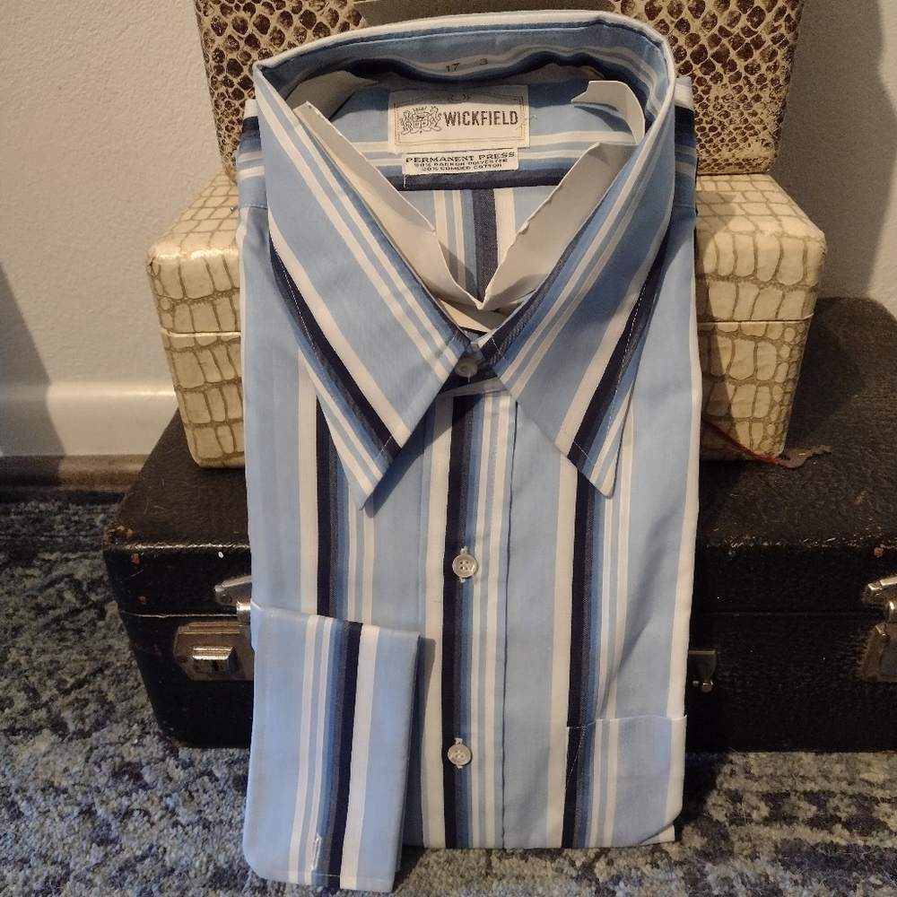 Men's mint 17" Vintage 70's dead stock Wickfield button down shirt Dagger Collar